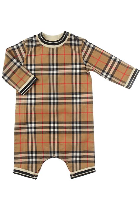 vetements burberry bébé|Burberry newborn.